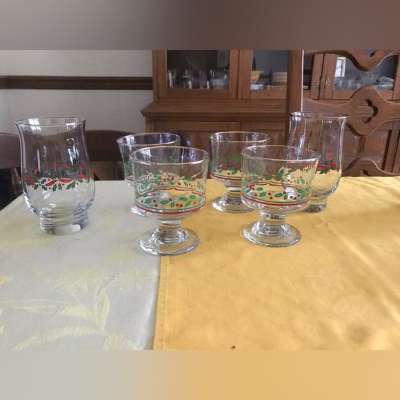 Vintage Arbys gold rimmed glasswear - Picture 3 of 6